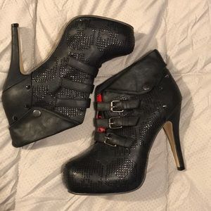 Super sexy skull iron fist booties